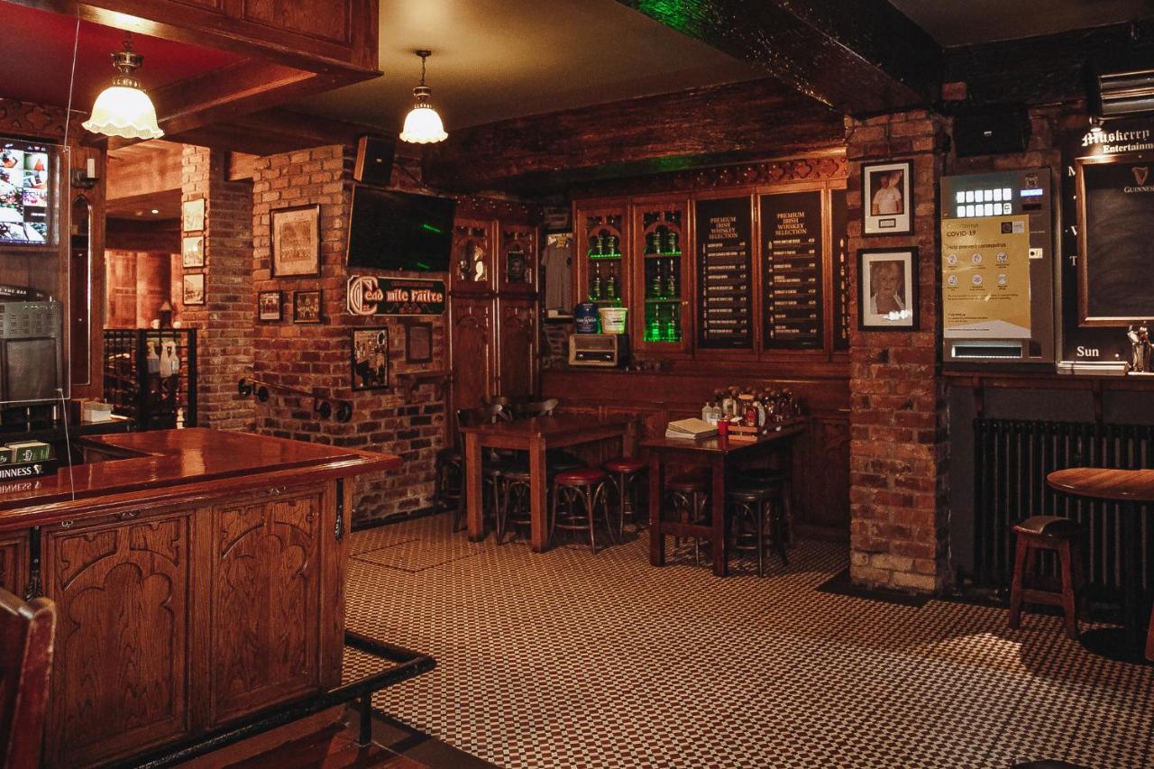 Muskerry Arms Bar And B&B Blarney Exterior photo